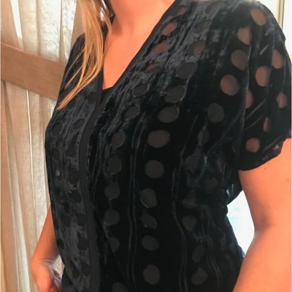 Cabi Spot on Blouse- size S - Picture 5 of 9